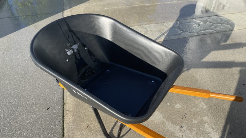 Wheelbarrow_3
